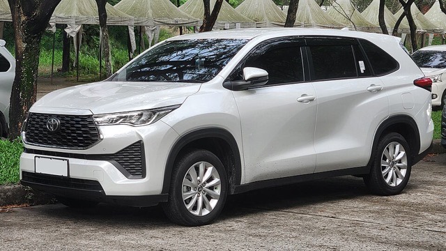 Toyota Innova Hycross — self drive car rental in Thanjavur